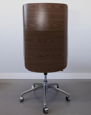 Кресло из натуральной кожи, каркас дерево арт. FX-BC06 - купить в Бердске. Цена 34 820.52 руб.